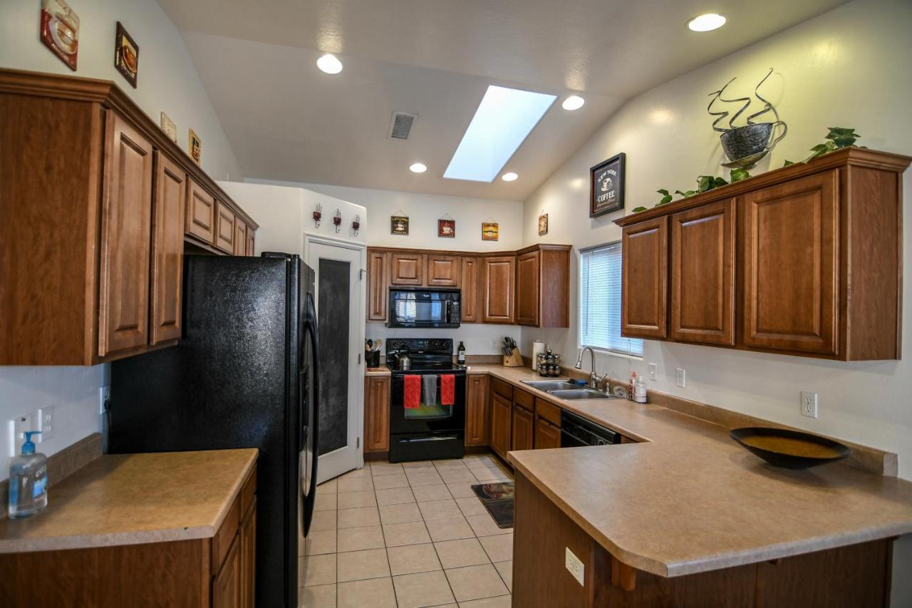 Lone Rock Retreat - 3-Bedroom Near Lake Powell Page Exterior photo